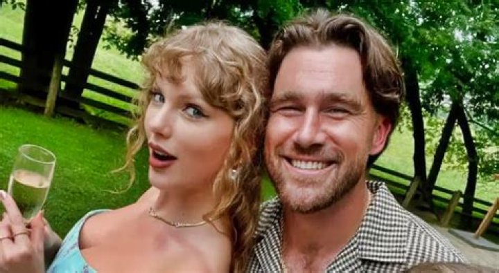 Breaking News: Taylor Swift's Parents Reunite In Surprise Remarriage