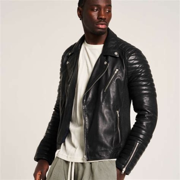 Daniel Craig's Iconic Leather Jacket: Perfect Style For Any Occasion