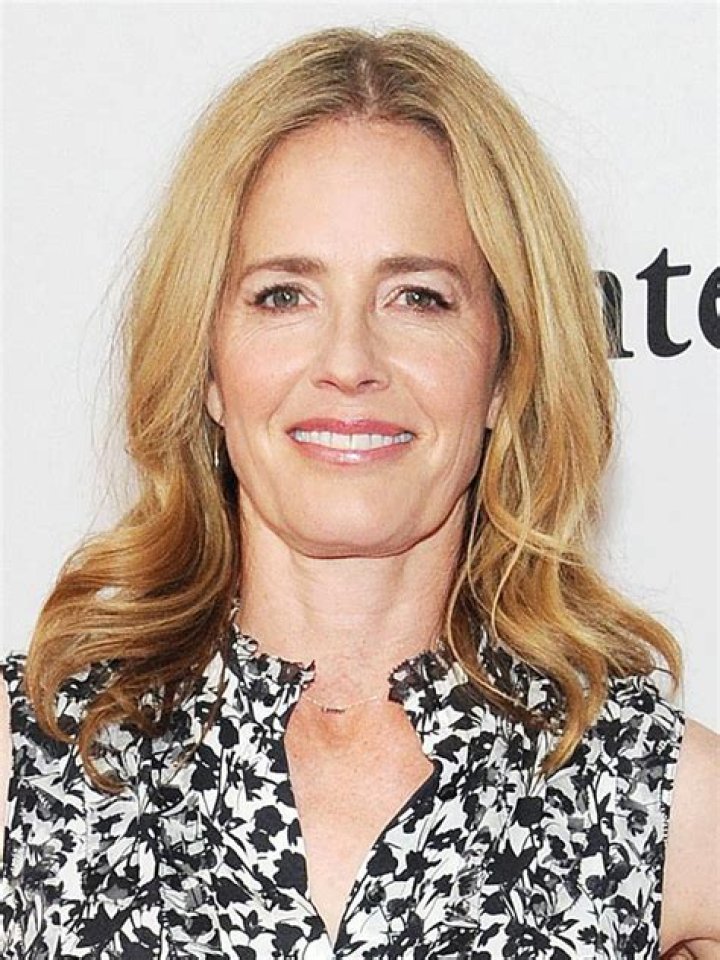 Discover The Enchanting Career Of Elizabeth Shue: Iconic Roles And Notable Accolades