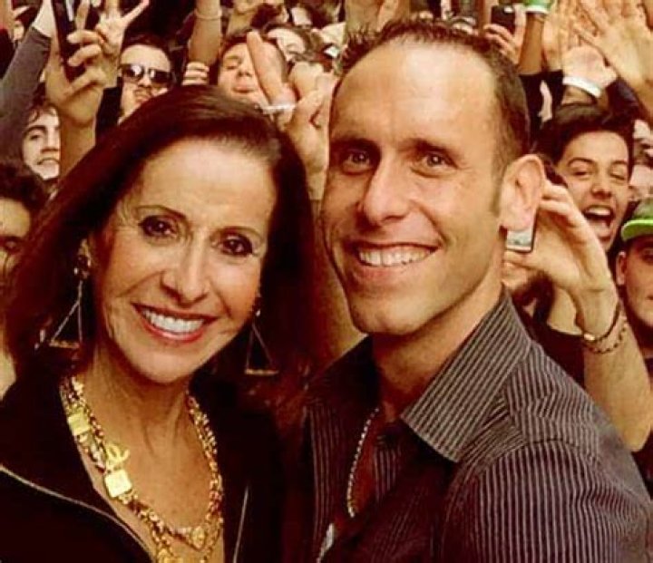 Discover The Enigmatic Wife Of Pawn Icon Les Gold: Unveiling Her Identity