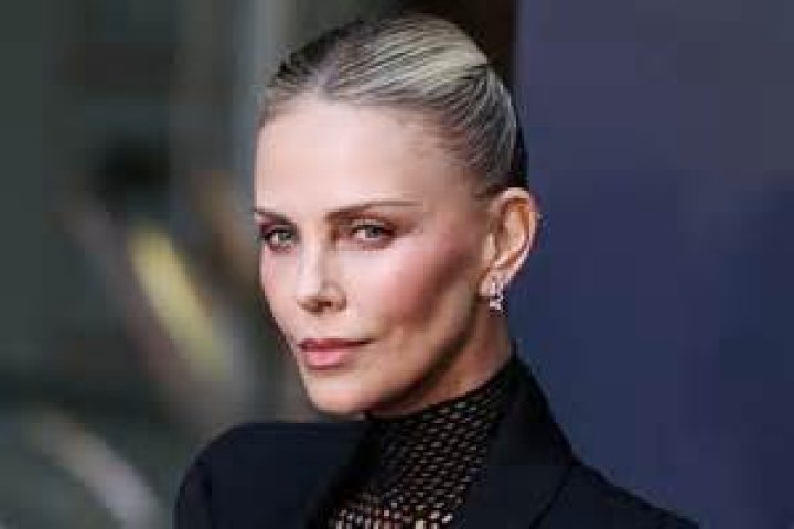 Does Charlize Theron Have A Smoking Habit?