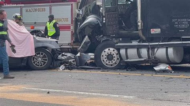 Shocking Car Accident Occurs In Dublin, Georgia