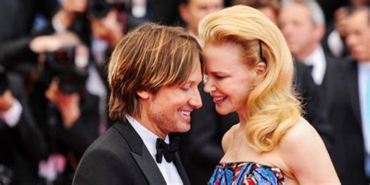 Stephen Hawking's Alleged Infidelity: Unraveling The Rumors