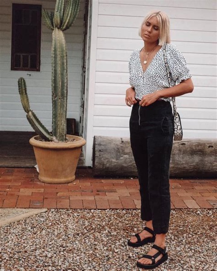 Style Up Your Summer Wardrobe: Stylish Teva Flatform Outfits For Every Occasion