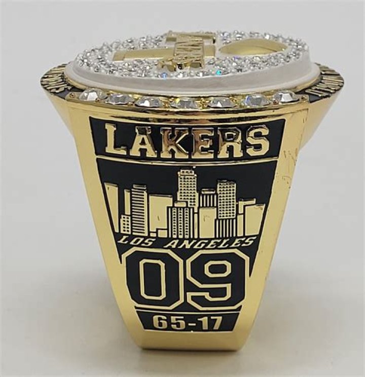 The Definitive Guide To The Lakers' 2009 Championship Ring